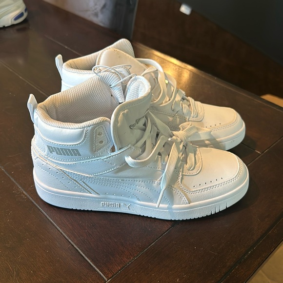 Puma Youth Hightops Size 6C - Picture 1 of 8